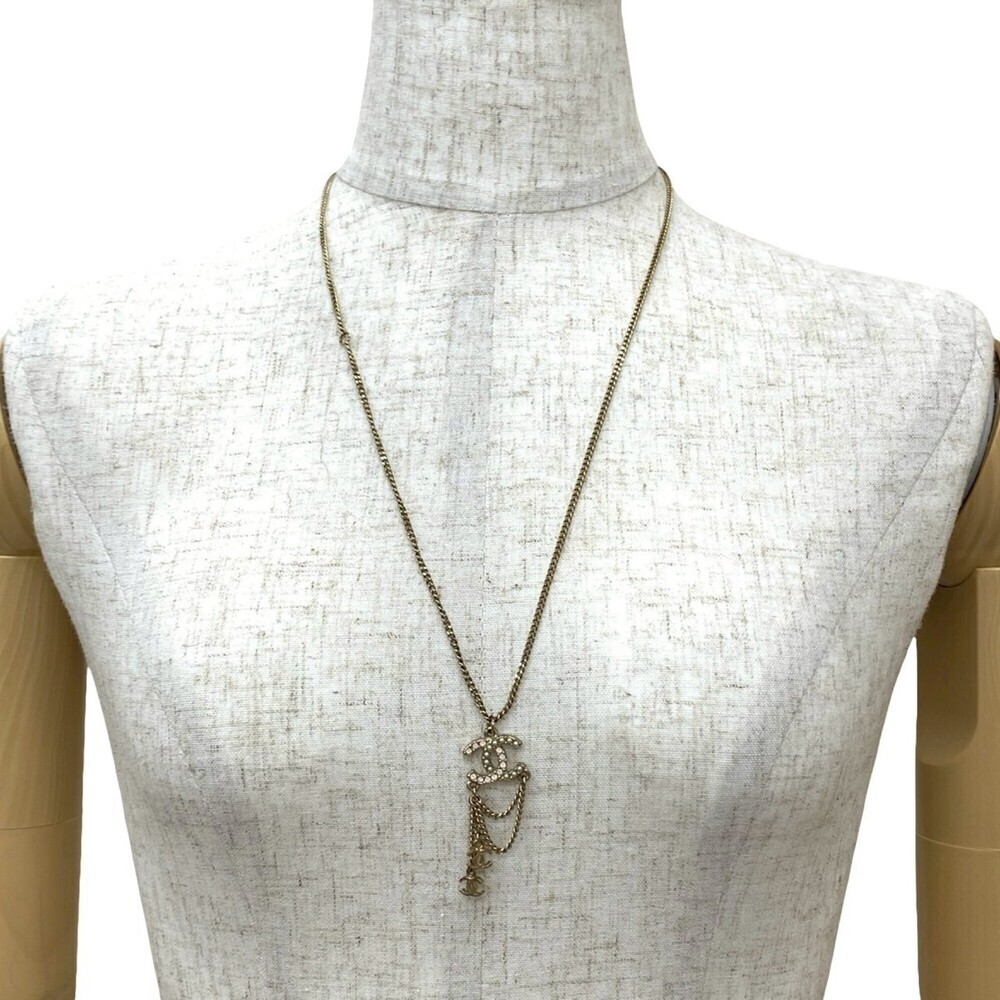 CHANEL Authentic Pink Pearl Logo Necklace